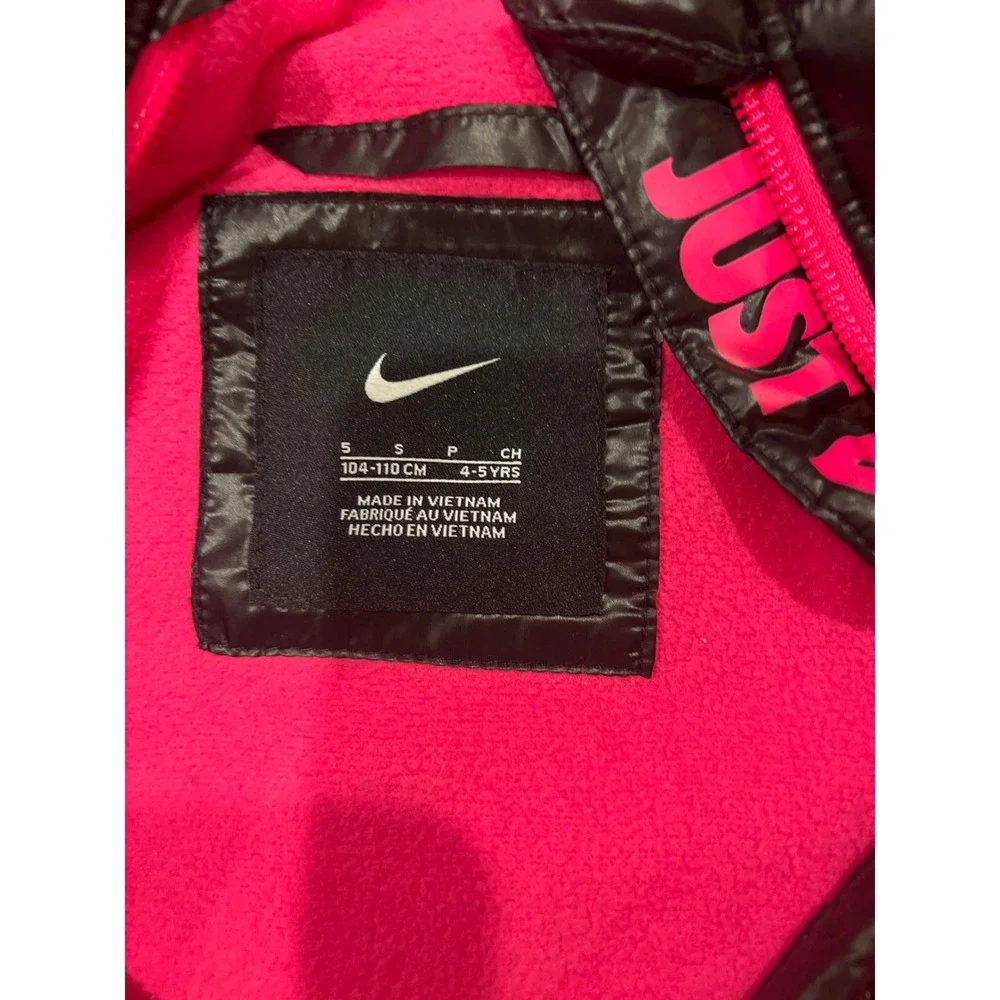 Nike‎ Girls Puffer Jacket Black Pink Hooded Quilted Fleece Lined Size 4-5 YRS - Picture 3 of 3